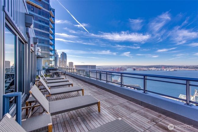 rooftop lounge | Image 16