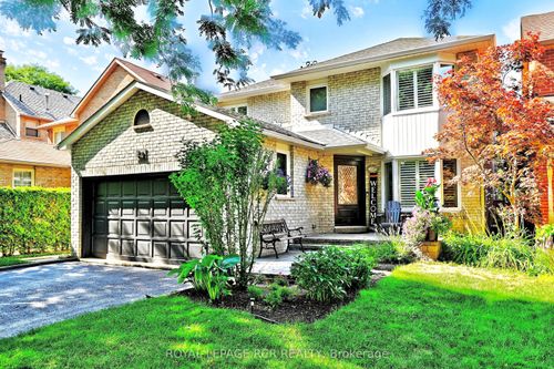 24 Murdock Ave, Aurora, ON, L4G5E6 | Card Image