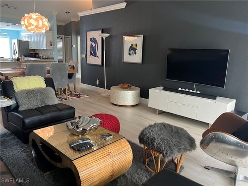 apt-201-1095 Partridge Cir, NAPLES, FL, 34104-8837 | Card Image