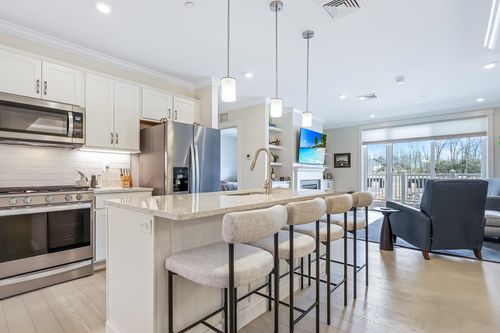 204-7 Longview Dr, Atkinson, NH, 03811 | Card Image