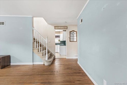 1808 Oakland Ave, Wantagh, NY, 11793-3631 | Card Image