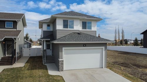 66 Henderson Cres, Penhold, AB, T0M3A7 | Card Image