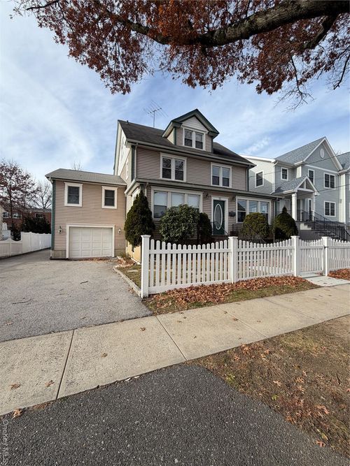 2-52 Nelson Ave, Harrison, NY, 10528-3220 | Card Image