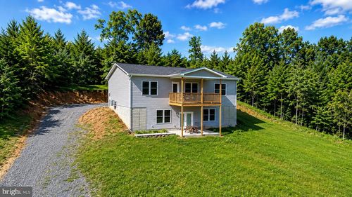 369 Paso Fino Dr, Augusta, WV, 26704-8171 | Card Image