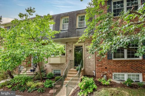 8218 Cedar Landing Ct, ALEXANDRIA, VA, 22306-3238 | Card Image