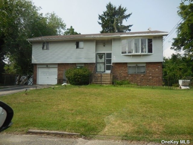 Tell Ave, Deer Park, NY 11729