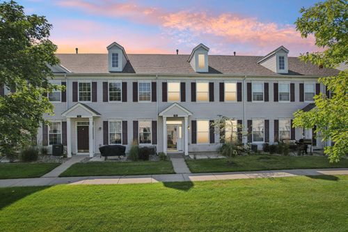 721 Cobblestone Way, Shakopee, MN, 55379-4532 | Card Image