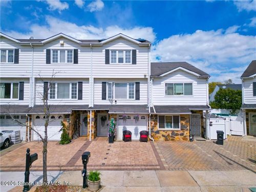 25 Poets Cir, Staten Island, NY, 10312-1730 | Card Image