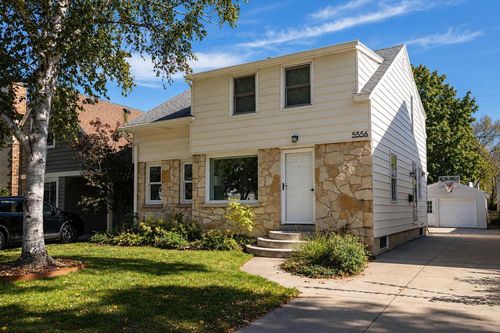 5556 N Lydell Avenue, Whitefish Bay, WI, 53217 | Card Image