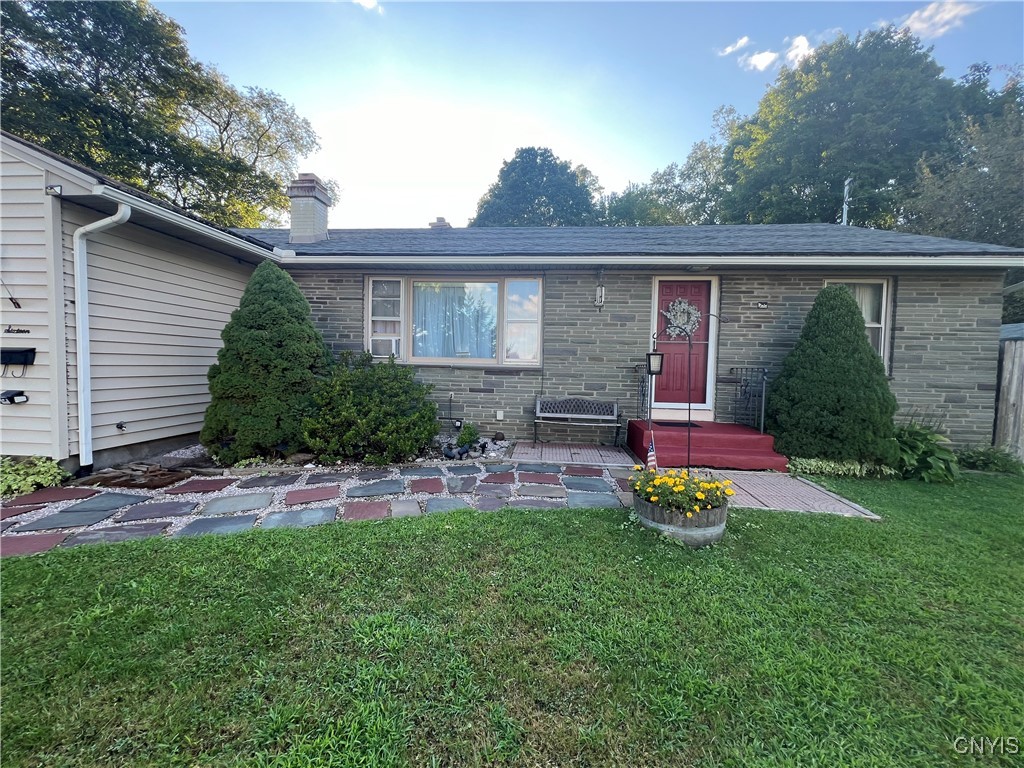 Jessica Pl, Whitesboro, NY 13492