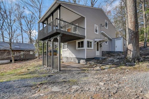 110 Maple Dr, Greentown, PA, 18426-4010 | Card Image