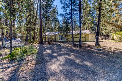 15863 Dawn Rd, La Pine, OR, 97739-8879 | Card Image