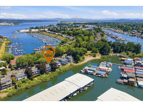 620 N Tomahawk Island Dr, Portland, OR, 97217-7926 | Card Image