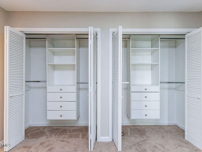 020-1280x960-primary-closet | Image 20