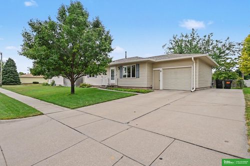 221 Sesame St, Fremont, NE, 68025-5948 | Card Image