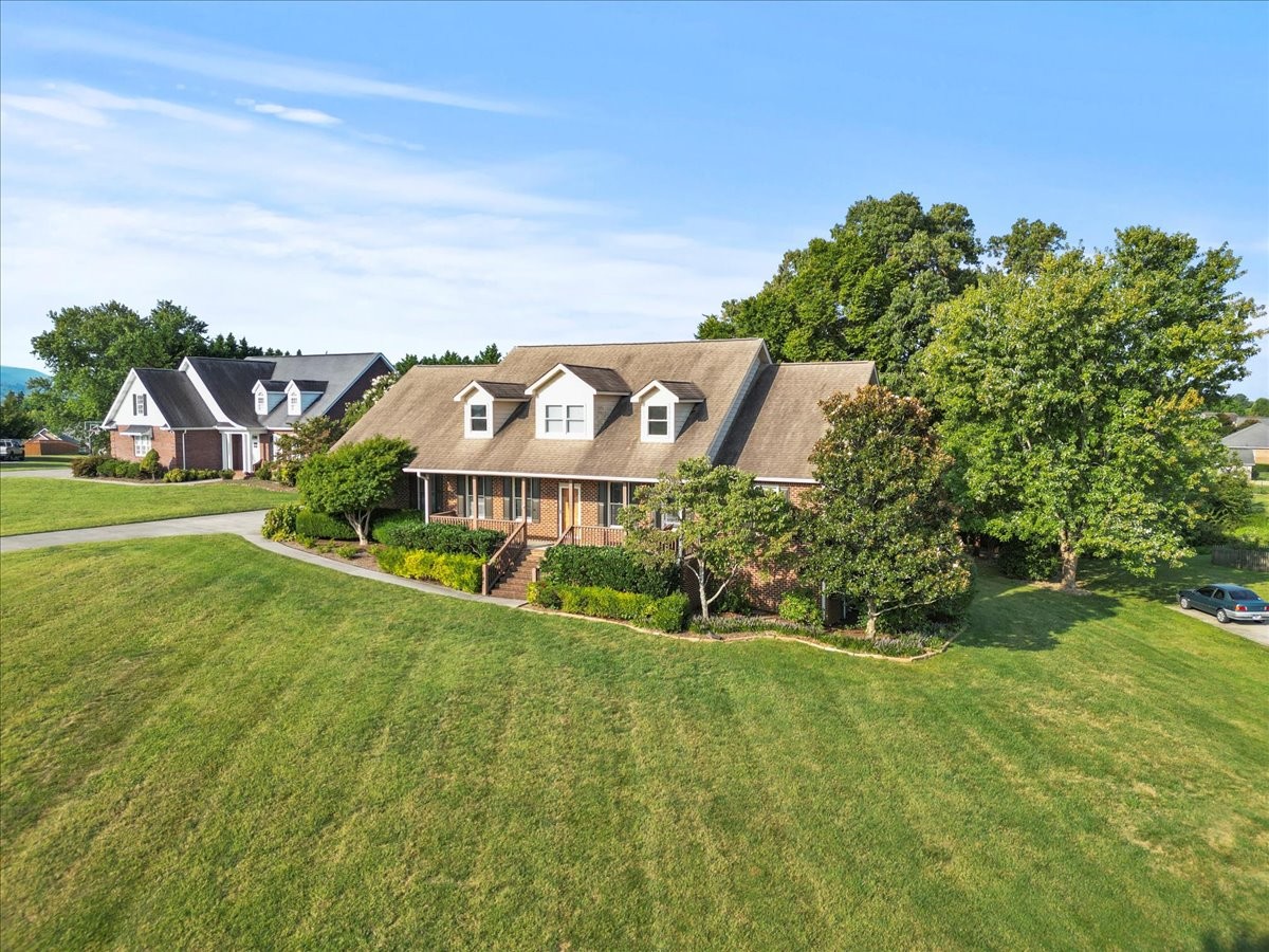 Crescent Ridge Ct, Maryville, TN 37804