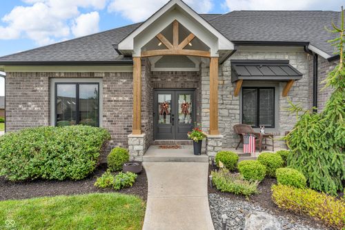 121 Lakeside Dr, Pittsboro, IN, 46167-9548 | Card Image