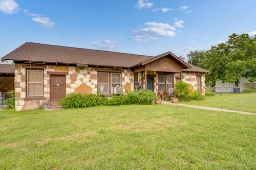 204 Brewster Avenue, Florence, TX, 76527 | Card Image