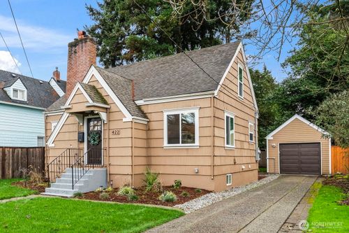 422 8th Avenue Ne, Puyallup, WA, 98372 | Card Image