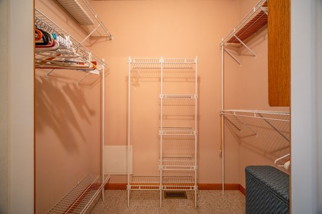 Walk-in closet | Image 19