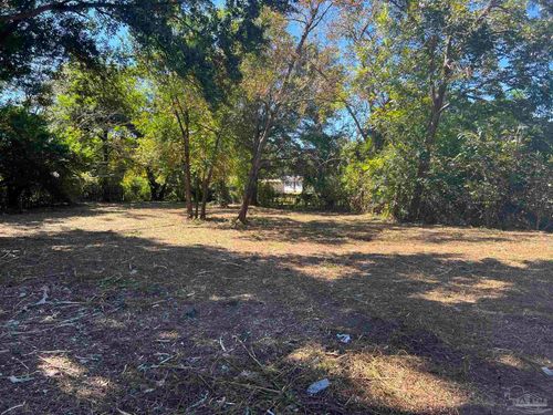 2411 W Yonge St, Pensacola, FL, 32505 | Card Image