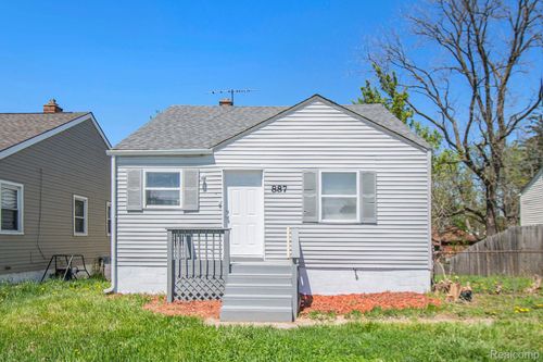 887 University Dr, Pontiac, MI, 48342-1765 | Card Image