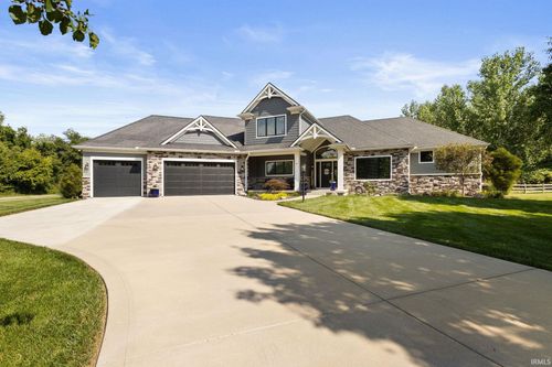 5725 Deer Hollow Dr, South Bend, IN, 46614-6399 | Card Image