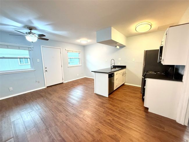 APT-132 - 2401 Manor Rd, Condo with 1 bedrooms, 1 bathrooms and 1 parking in Austin TX | Image 7