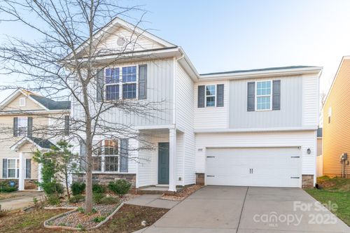 2009 Amos Oaks Ln, Charlotte, NC, 28215-5401 | Card Image
