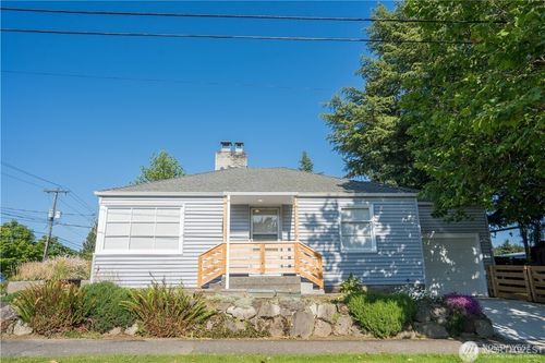 1023 Sw Trenton St, Seattle, WA, 98106-2422 | Card Image