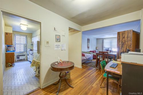 5s-37-27 86th St, Jackson Heights, NY, 11372-7416 | Card Image