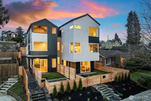 3808 42nd Ave Sw, Seattle, WA, 98116-3835 | Card Image