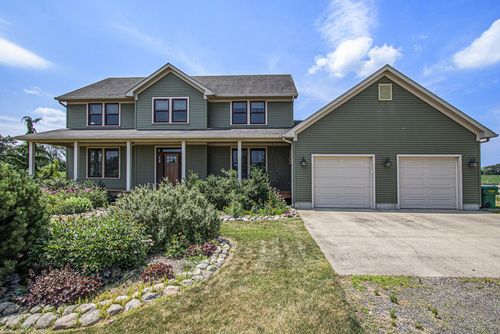 2160 Portage Rd, Niles, MI, 49120-8764 | Card Image