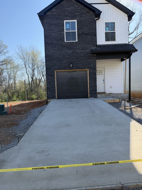 811 Gracey Ave, Clarksville, TN, 37040-4144 | Card Image