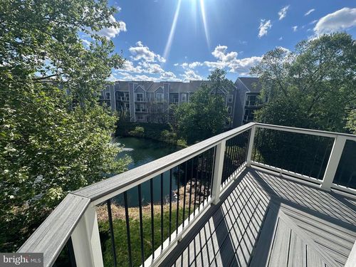 301-20579 Snowshoe Sq, ASHBURN, VA, 20147-3963 | Card Image