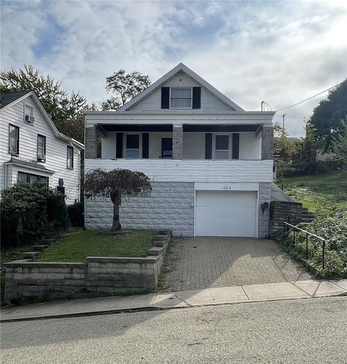 1009 4th St, East Mc Keesport, PA, 15035-1317 | Card Image