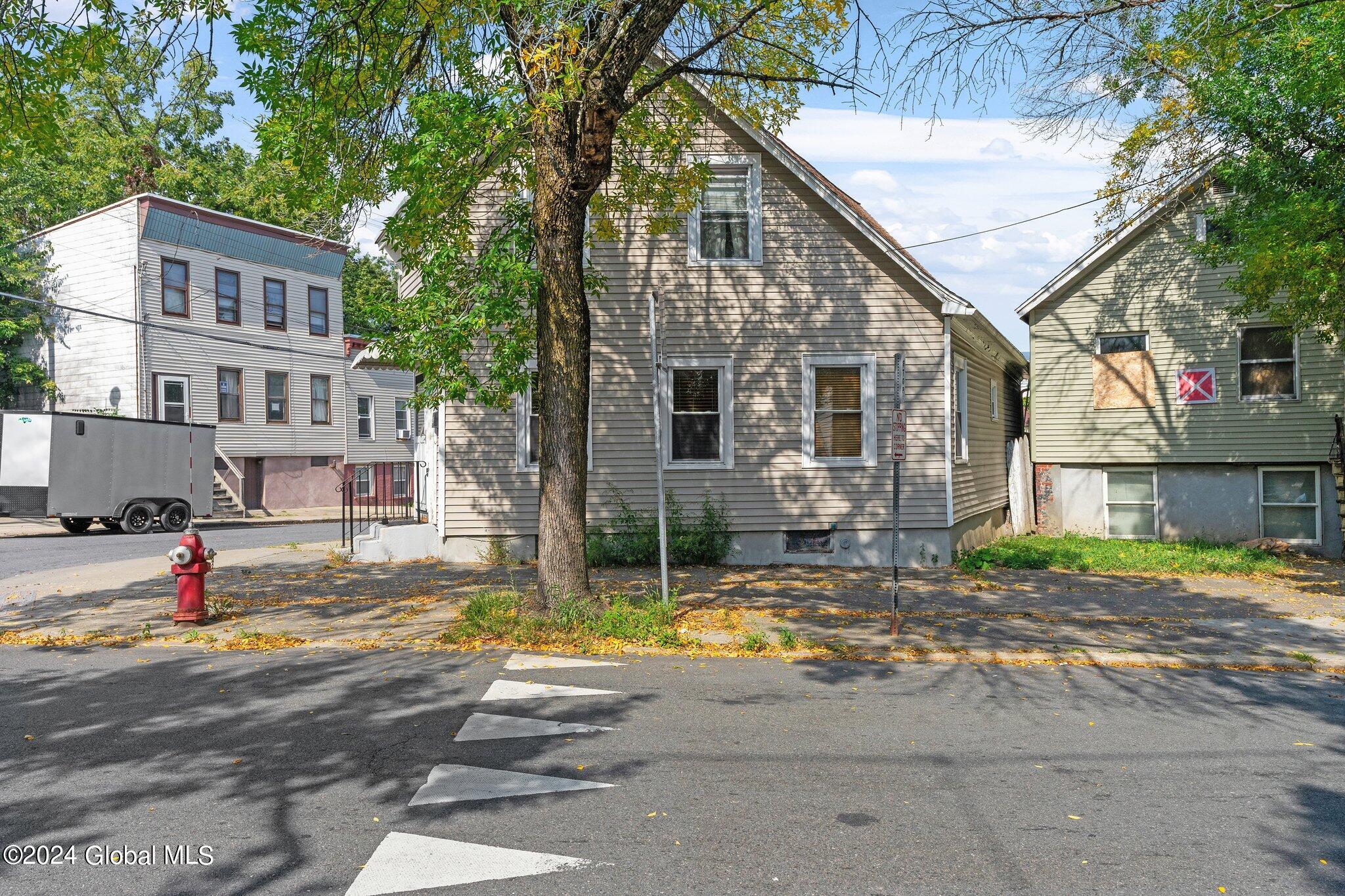 2nd Ave, Albany, NY 12202