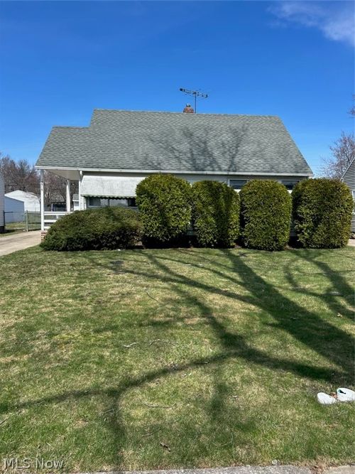 15513 Walvern Blvd, Maple Heights, OH, 44137-4646 | Card Image