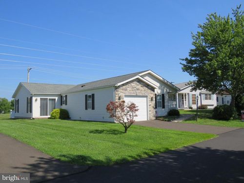 368 Countryside Cir, NEW HOPE, PA, 18938-1605 | Card Image