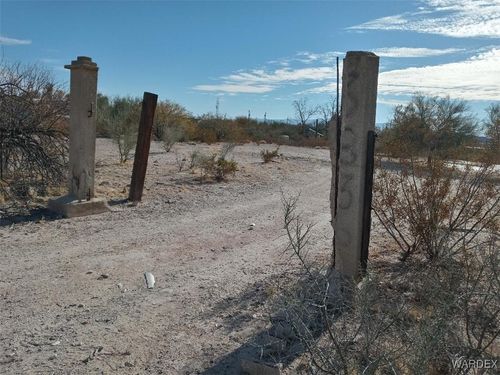 3836 W Third Ave, Yucca, AZ, 86438-0906 | Card Image