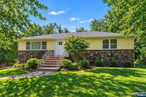 20 Manger Rd, West Orange, NJ, 07052-1708 | Card Image