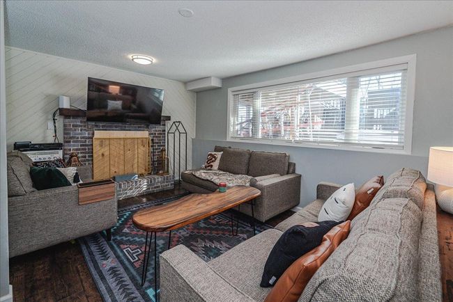 19.Family Room.jpg | Image 18