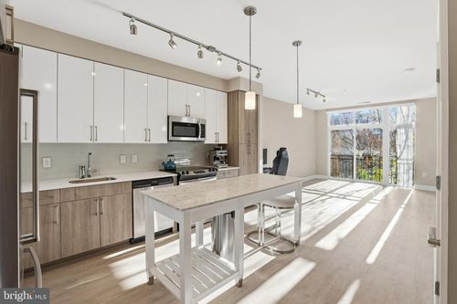 unit-245-145 Riverhaven Dr, OXON HILL, MD, 20745-1061 | Card Image