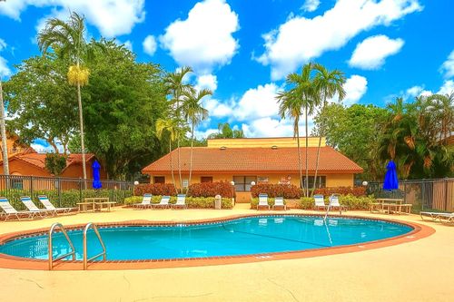 11236 Sw 11th St, Pembroke Pines, FL, 33025-4377 | Card Image