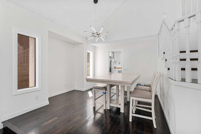 919 Shawnee Dr Sw, House other with 5 bedrooms, 4 bathrooms and 4 parking in Calgary AB | Image 7