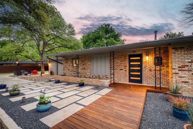 11 Sunset Trl, House other with 3 bedrooms, 3 bathrooms and 12 parking in Sunset Valley TX | Image 4