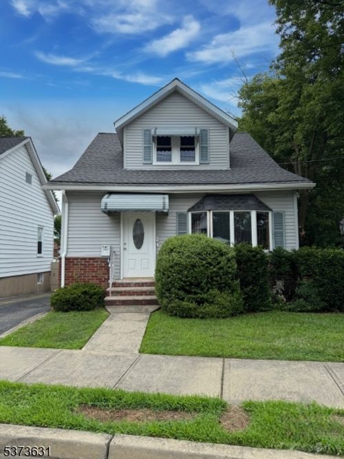 4 Zeliff Ave, Little Falls, NJ, 07424-1216 | Card Image