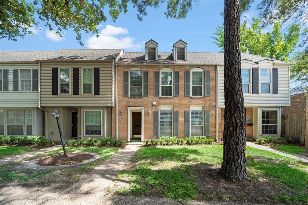 Trail Hollow Dr, Houston, TX 77079
