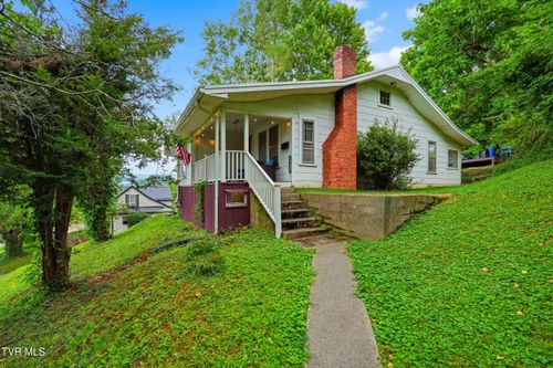 806 Beech St, Elizabethton, TN, 37643-4423 | Card Image