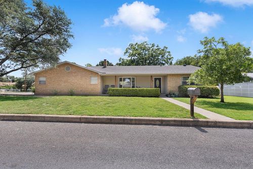 120 W Driftwood Dr, Fredericksburg, TX, 78624-2906 | Card Image